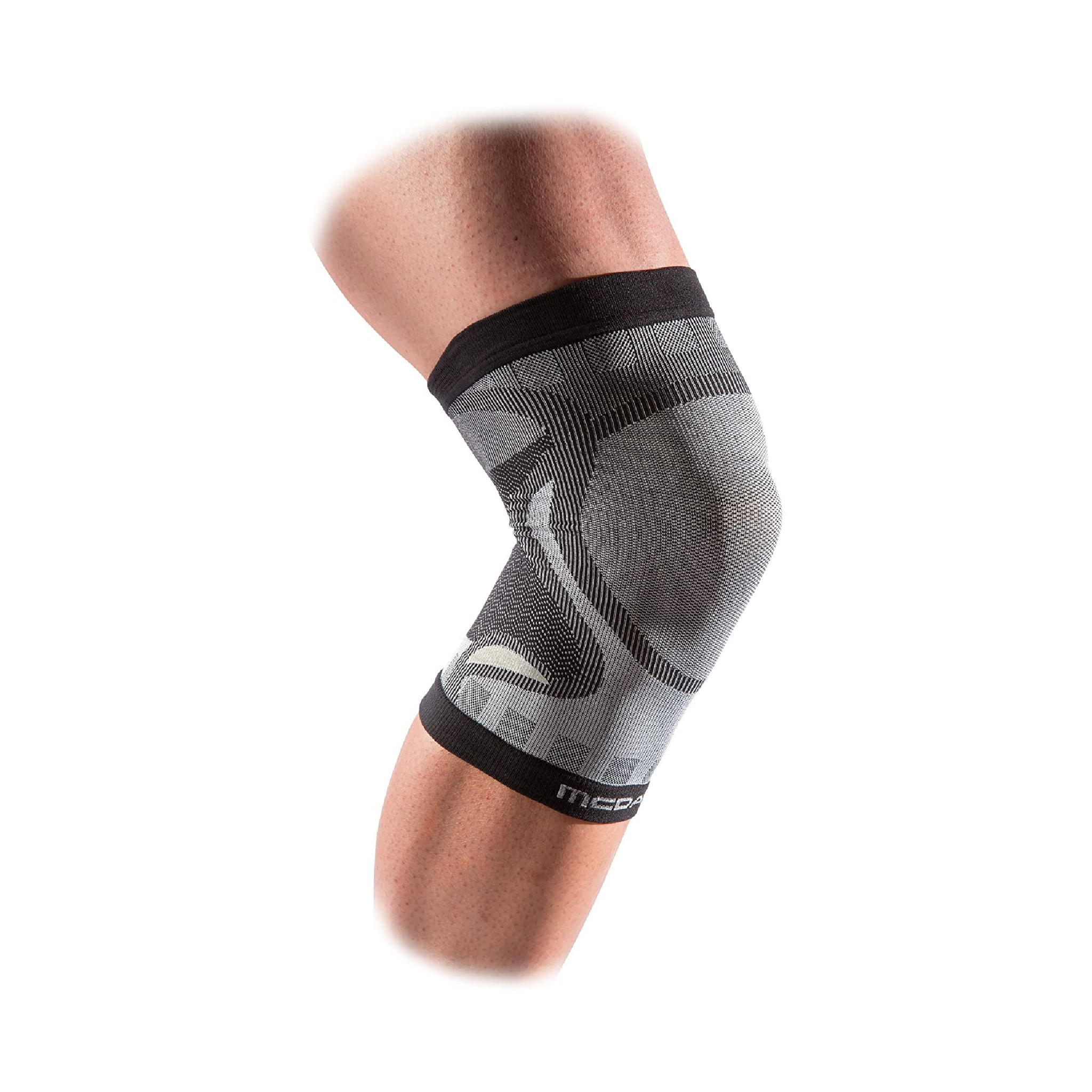 McDavid 4-Way Seamless Elastic Knee Sleeve